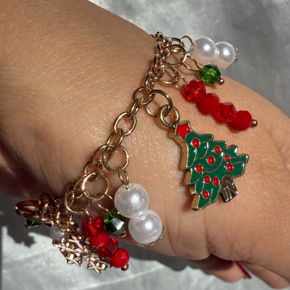 Betsey Johnson Christmas Charm Bracelet with Santa Tree Gift PendantsFestive - Picture 10 of 12